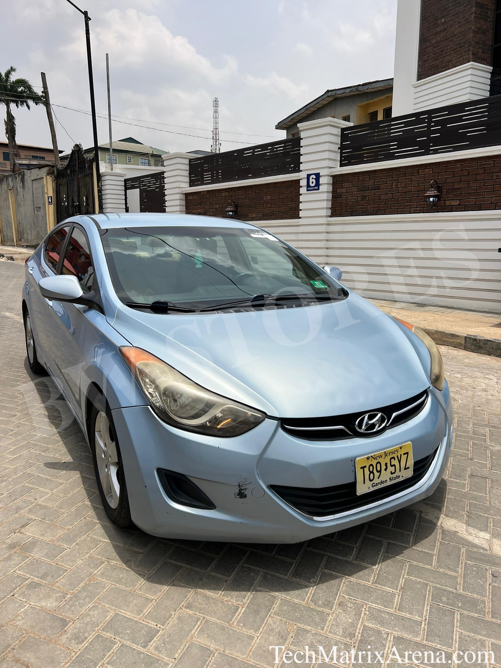 2012 HYUNDAI Elantra