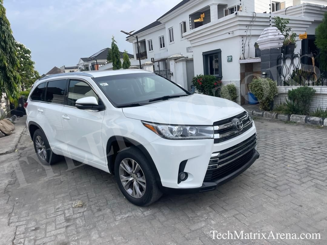 2015 TOYOTA Highlander